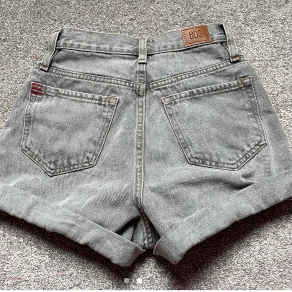 BDG Mom High Rise Shorts - Picture 2 of 4